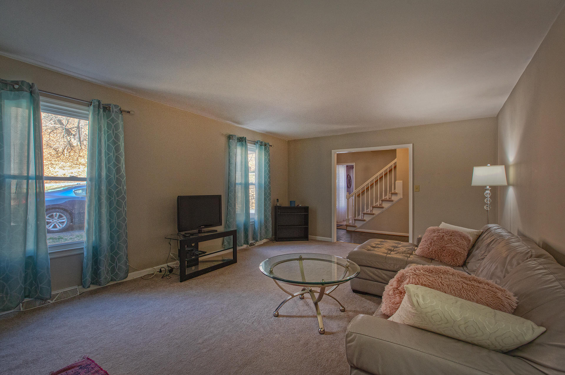 7019 Crown Road Roanoke, VA 24018 - Photo 6 of 42 Living Room