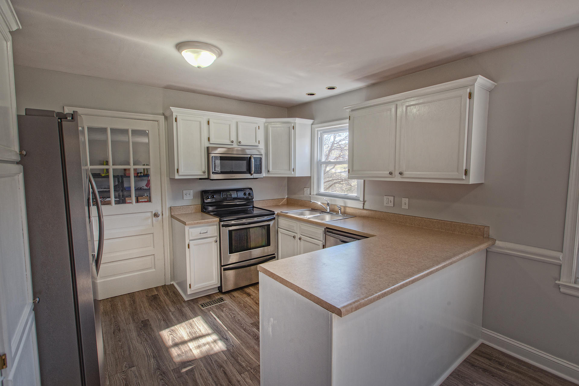 7019 Crown Road Roanoke, VA 24018 - Photo 8 of 42 New Flooring