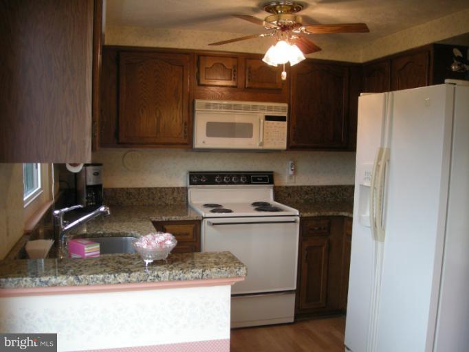 7446 Lone Star Road Lorton, VA 22079 - Photo 6 of 27 Kitchen
