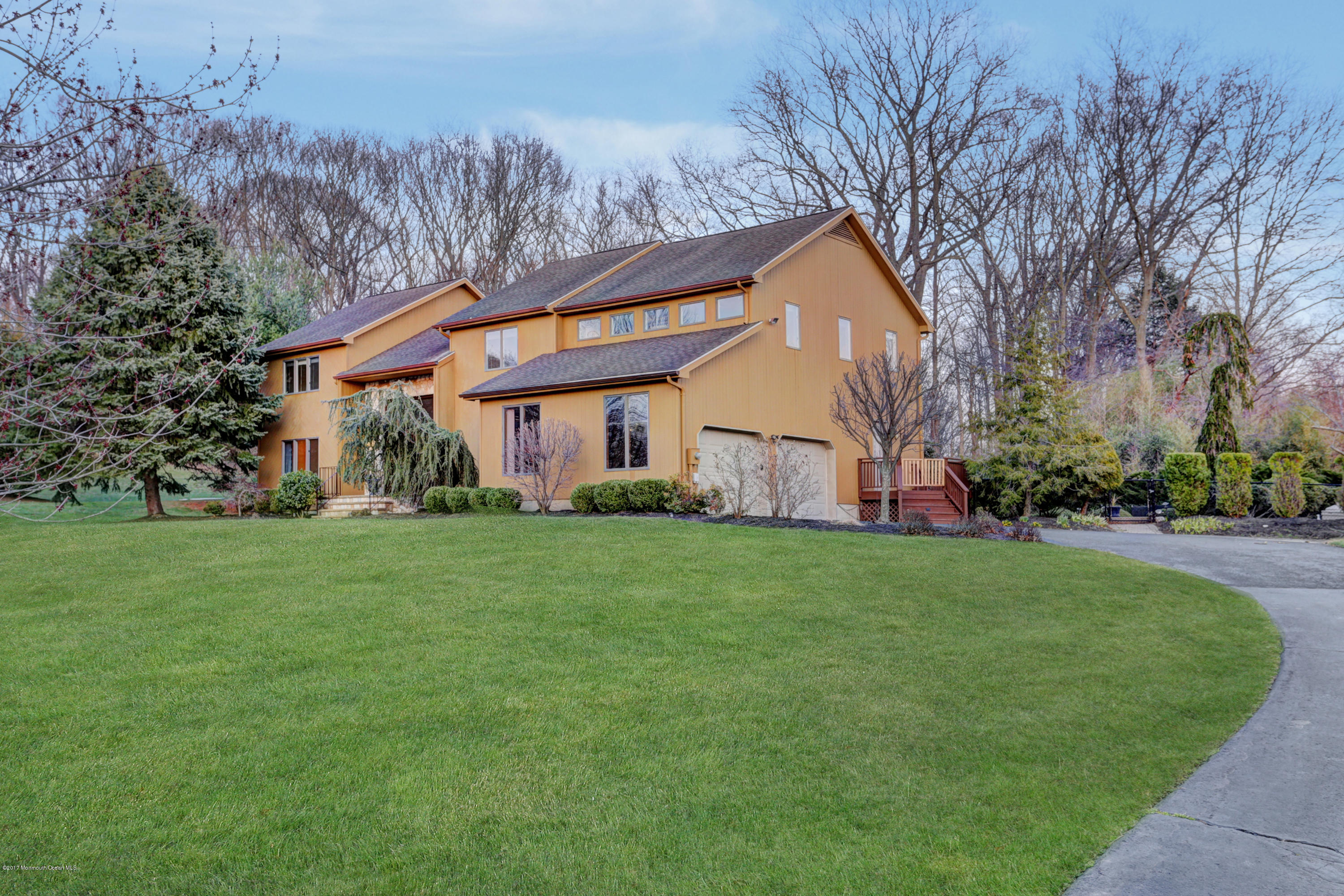 16 Falcon Ridge Circle Holmdel, NJ 07733 - Photo 1 of 43 154712f4-3f73-41e9-9588-91267b1d5bde