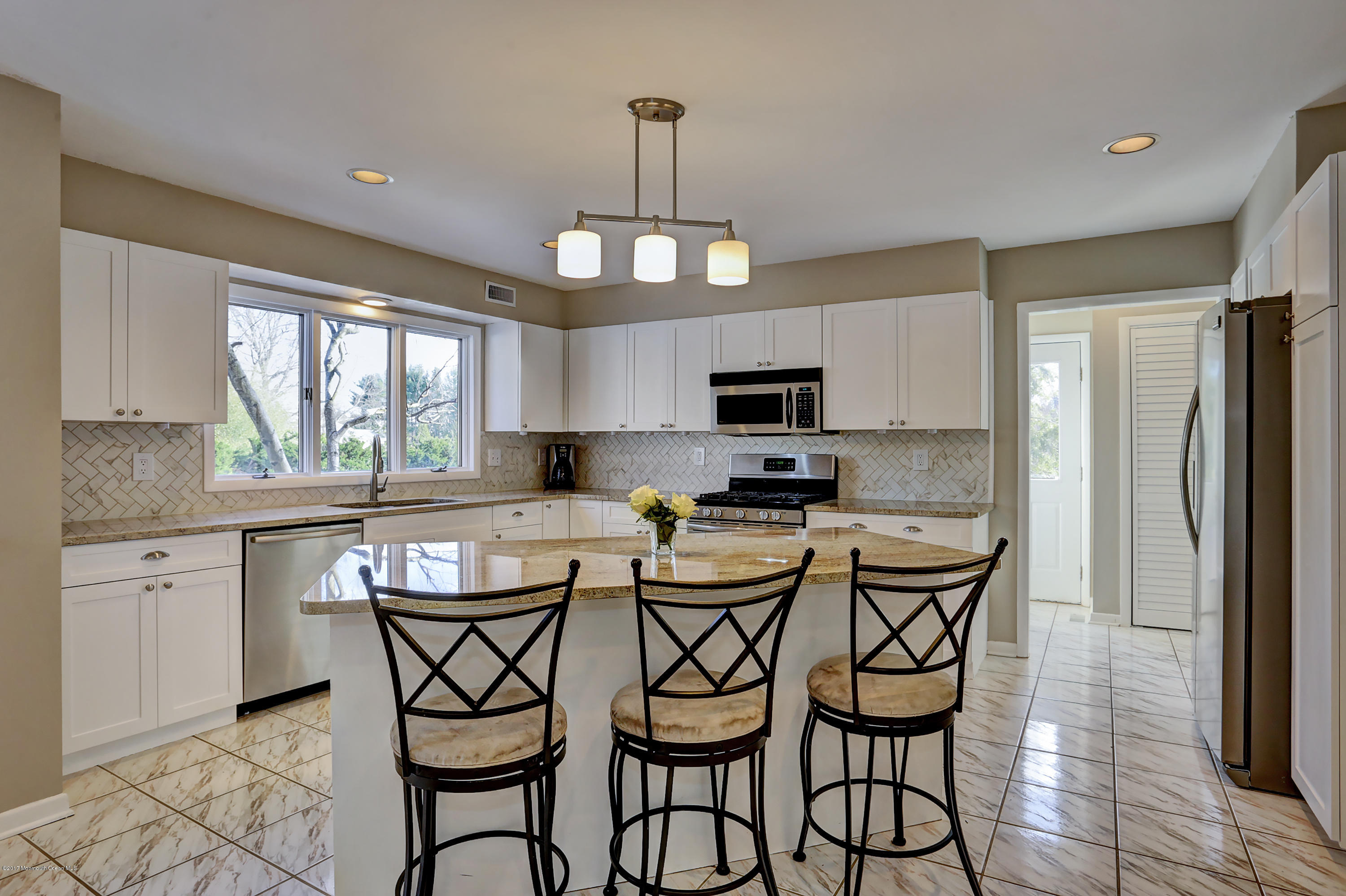 16 Falcon Ridge Circle Holmdel, NJ 07733 - Photo 14 of 43 19