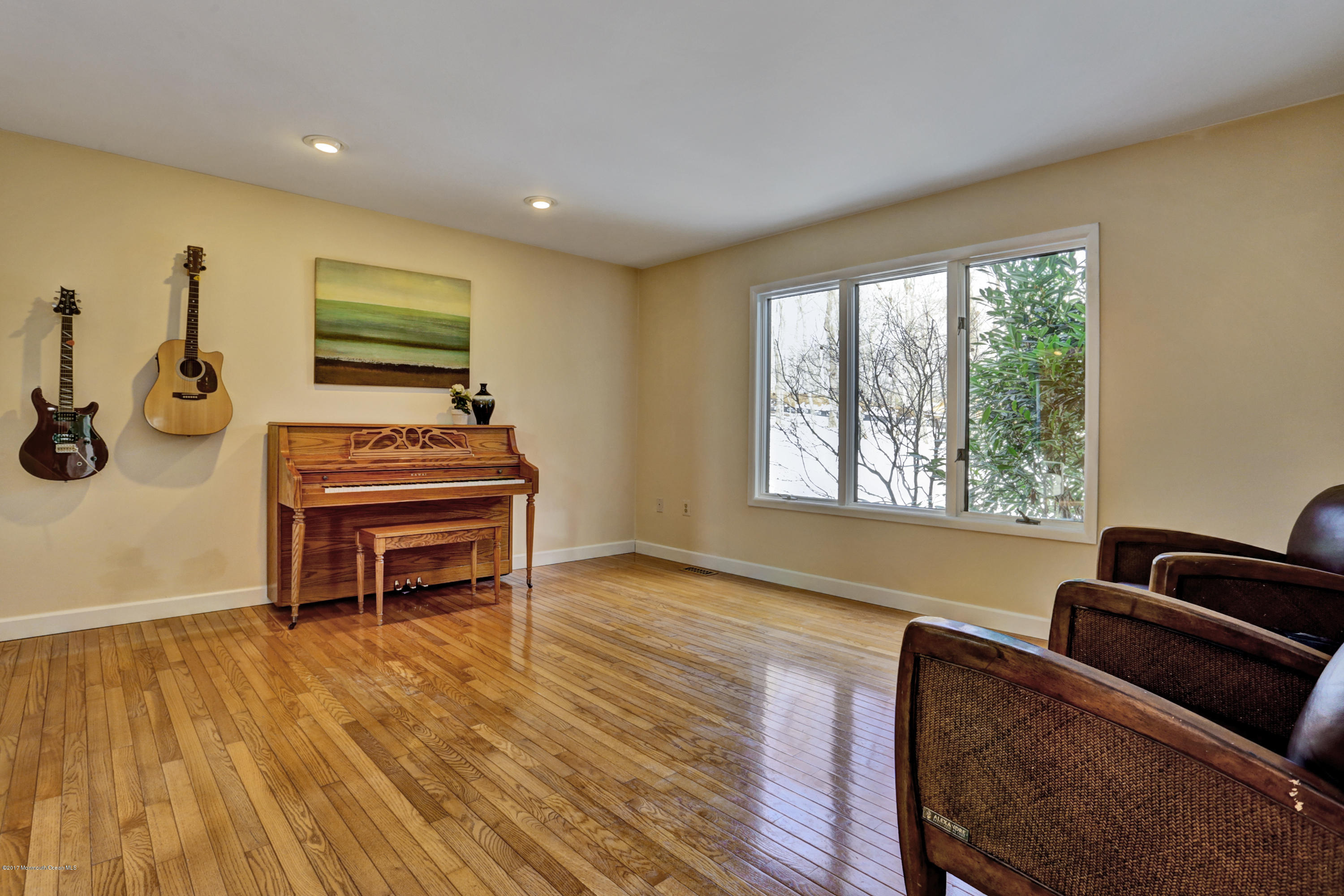 16 Falcon Ridge Circle Holmdel, NJ 07733 - Photo 8 of 43 13