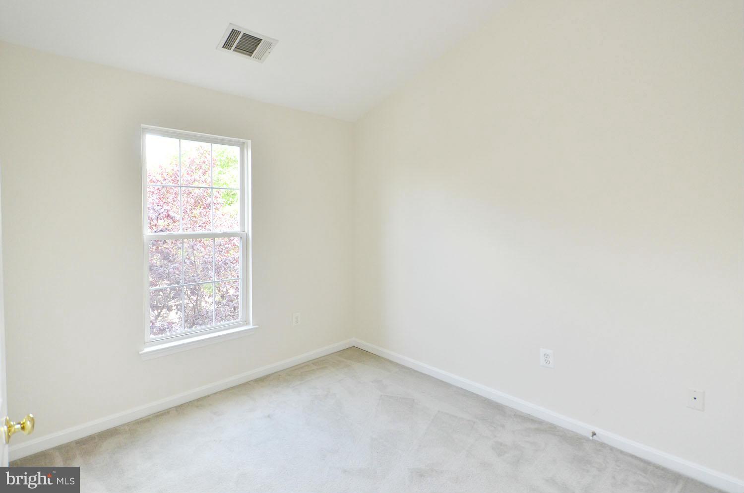 22004 Box Car Square Sterling, VA 20166 - Photo 14 of 27 Bedroom 3