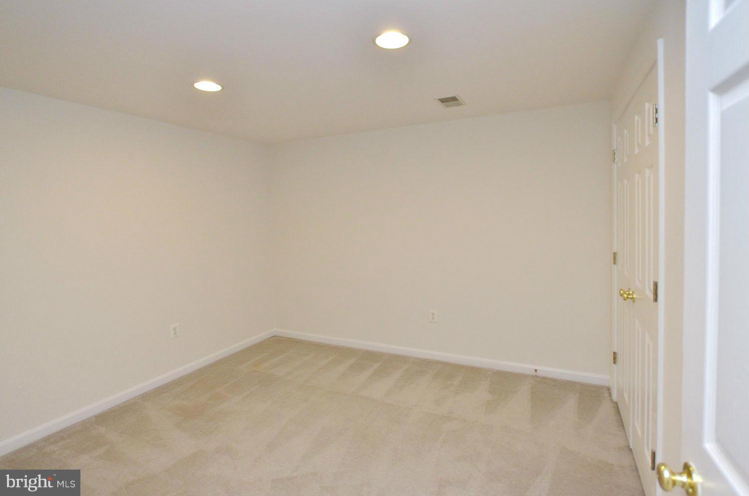 22004 Box Car Square Sterling, VA 20166 - Photo 19 of 27 Den/ 4th Bedroom