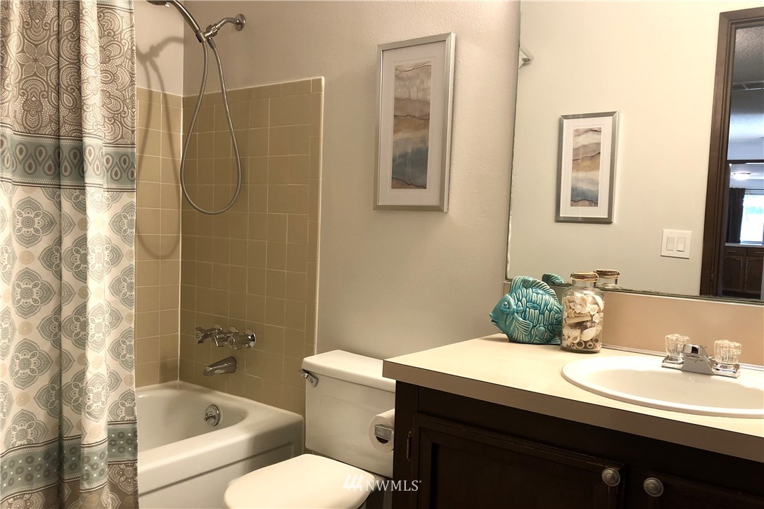 19009 127th Place Southeast Renton, WA 98058 - Photo 14 of 23 Gallery Image 14