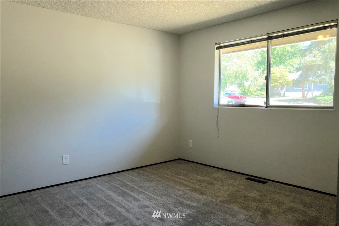 19009 127th Place Southeast Renton, WA 98058 - Photo 17 of 23 Gallery Image 17