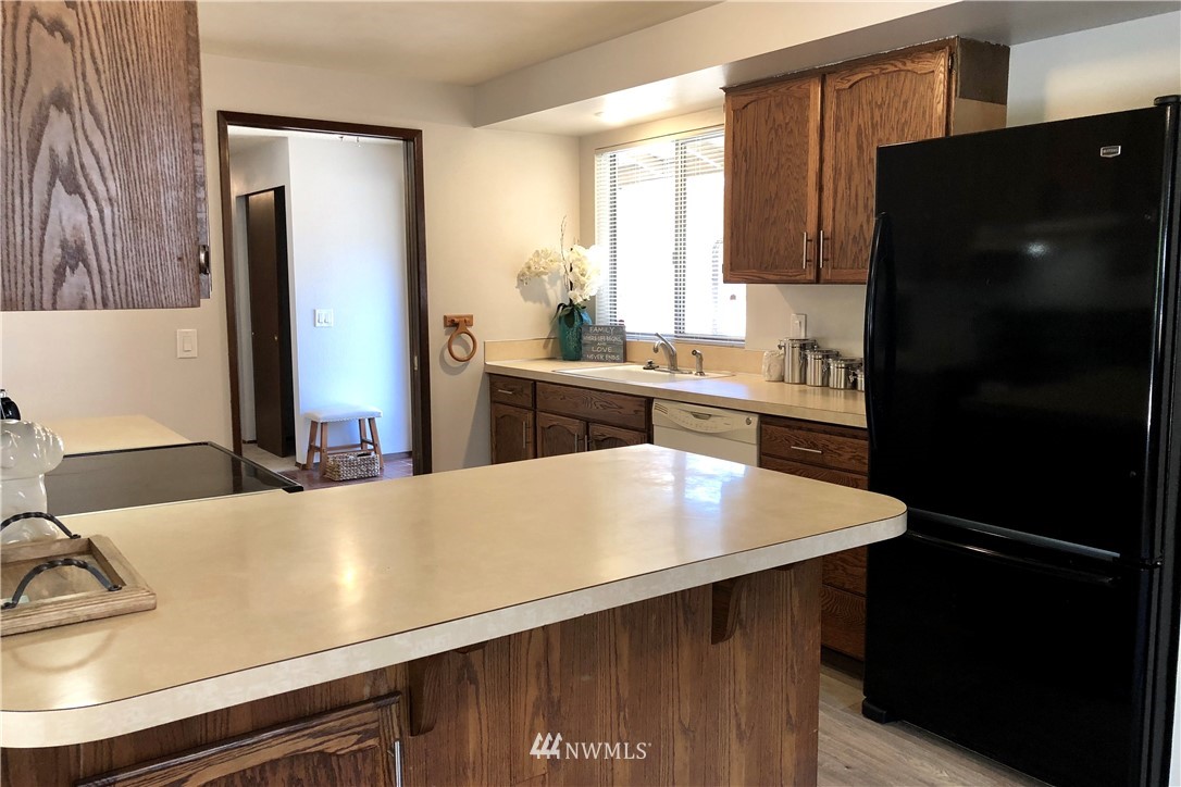 19009 127th Place Southeast Renton, WA 98058 - Photo 4 of 23 Gallery Image 4