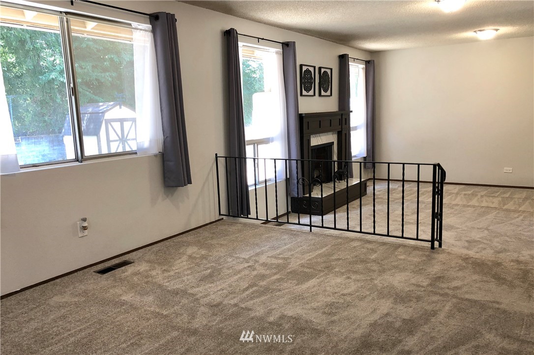 19009 127th Place Southeast Renton, WA 98058 - Photo 8 of 23 Gallery Image 8