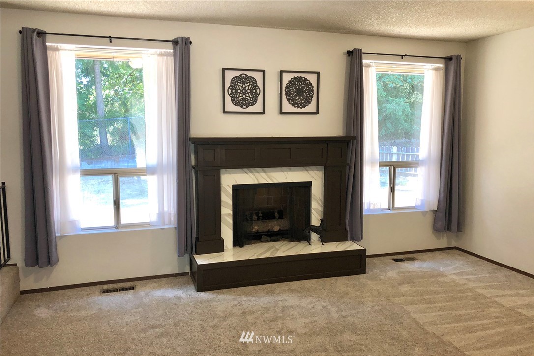 19009 127th Place Southeast Renton, WA 98058 - Photo 9 of 23 Gallery Image 9