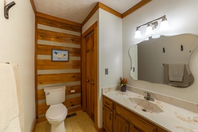 $350,000 | 2405 Birch Drive, Ferdinand, IN 47532