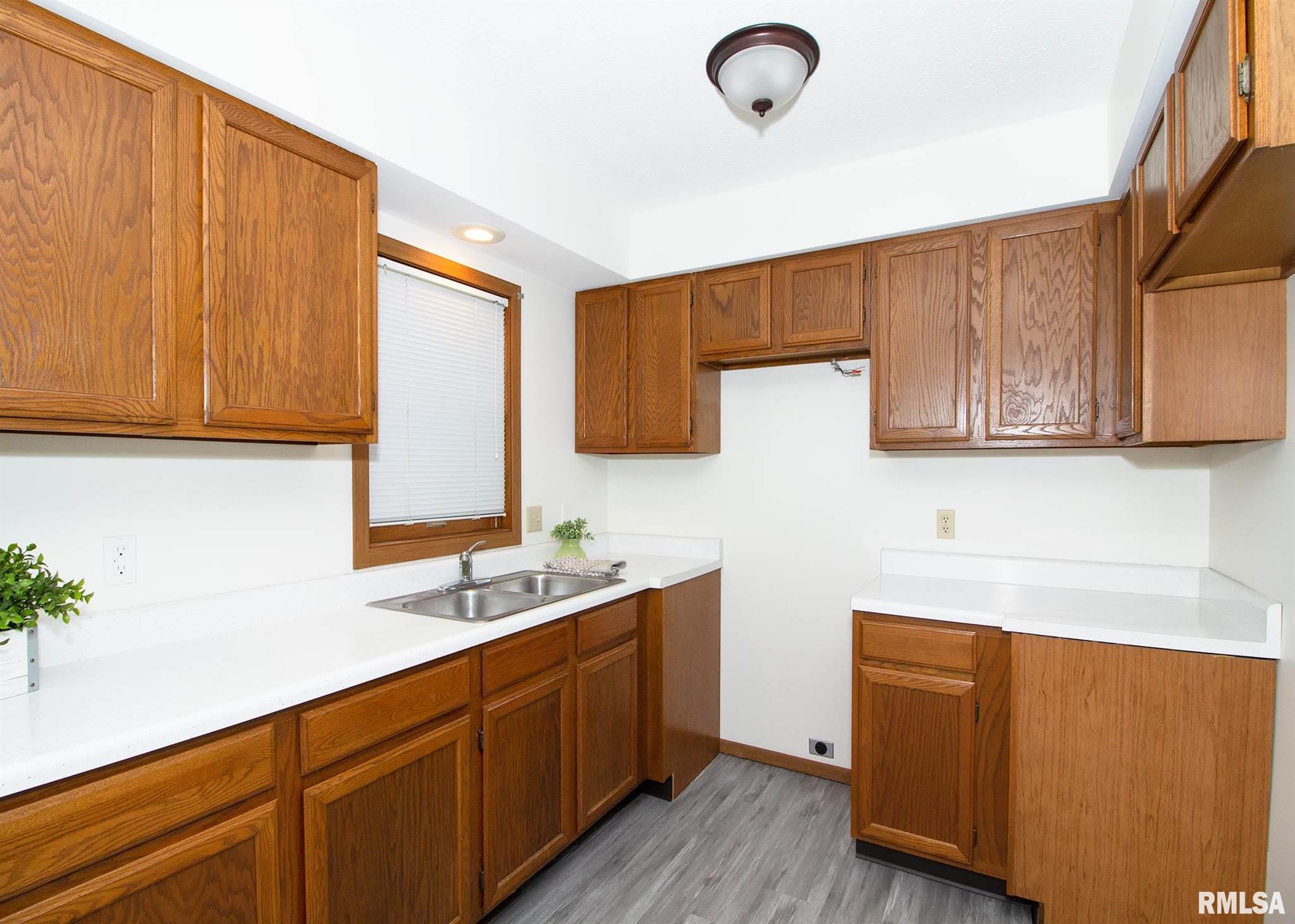 6550 Hoover Road Davenport, IA 52806 - Photo 5 of 16 Gallery Image 5