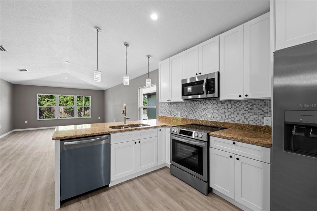 3908 Walnut Avenue Sarasota, FL 34234 - Photo 12 of 33