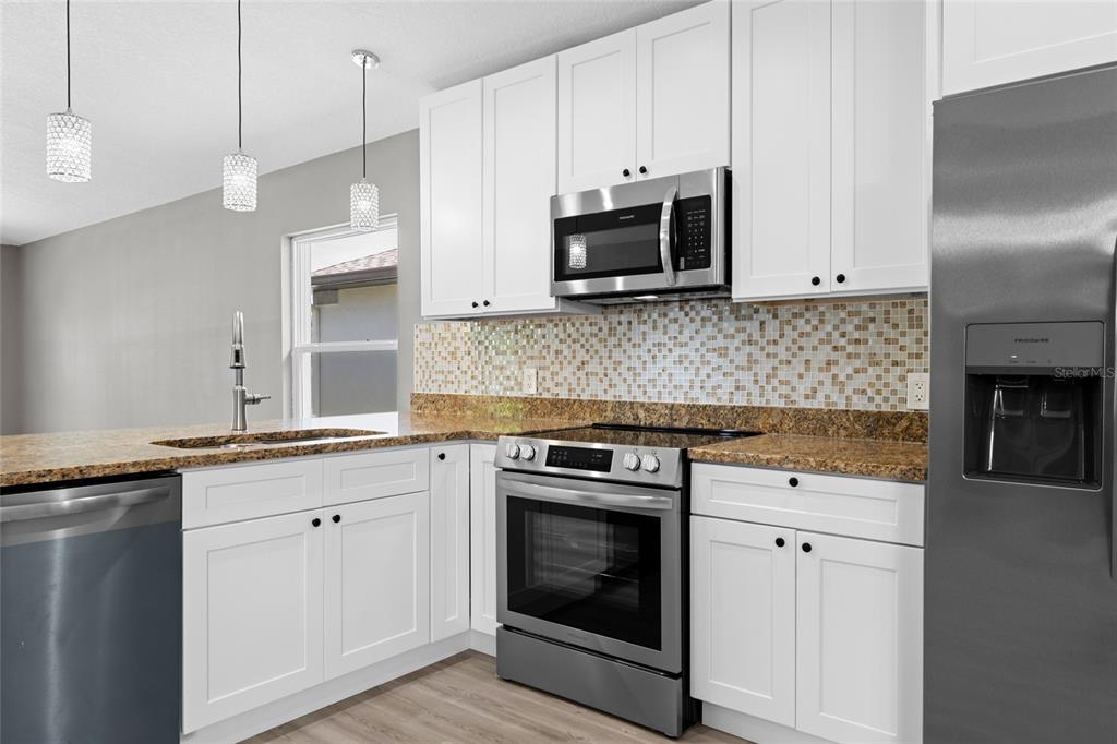 3908 Walnut Avenue Sarasota, FL 34234 - Photo 13 of 33