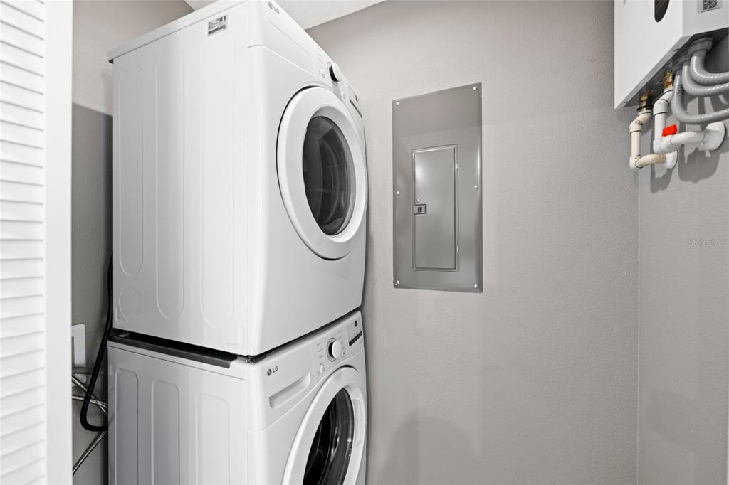 3908 Walnut Avenue Sarasota, FL 34234 - Photo 28 of 33