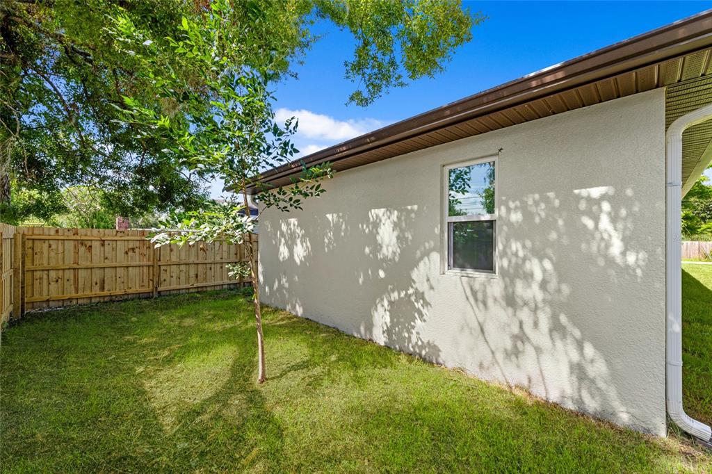 3908 Walnut Avenue Sarasota, FL 34234 - Photo 30 of 33