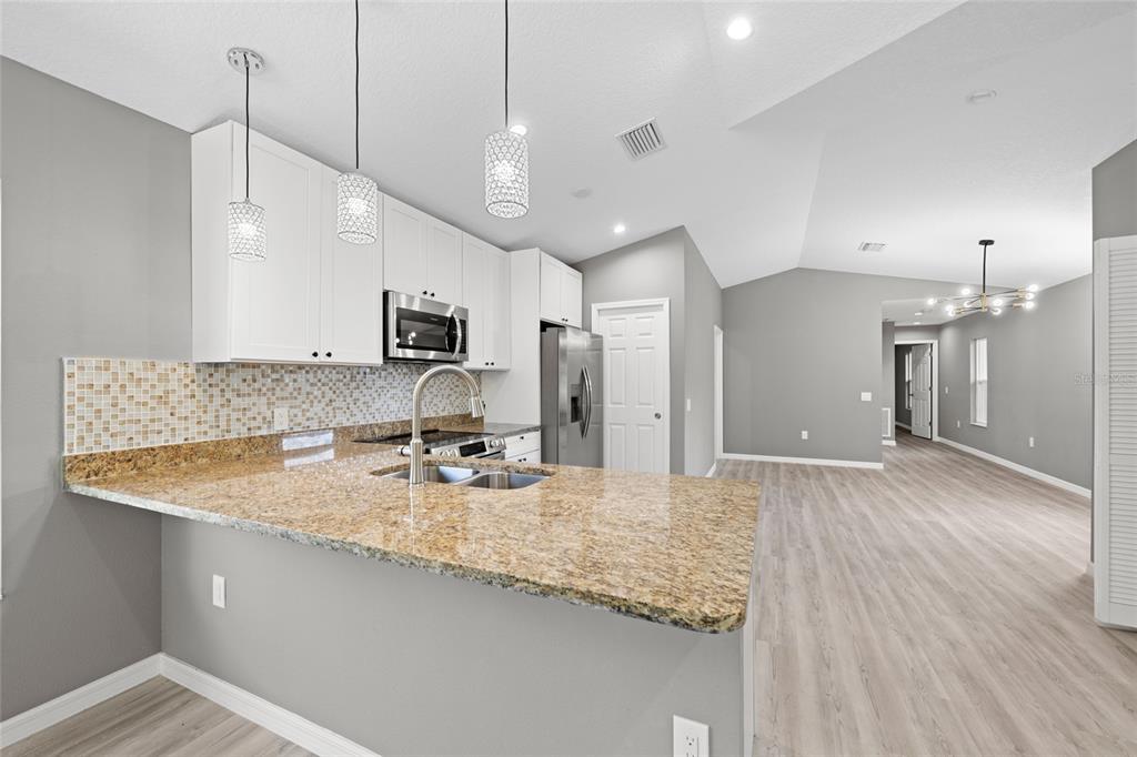 3908 Walnut Avenue Sarasota, FL 34234 - Photo 8 of 33