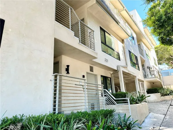 $3,870 | 301 Ashland Avenue, Unit 2, Santa Monica, CA 90405