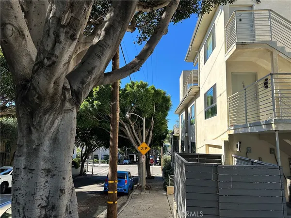 $3,870 | 301 Ashland Avenue, Unit 2, Santa Monica, CA 90405