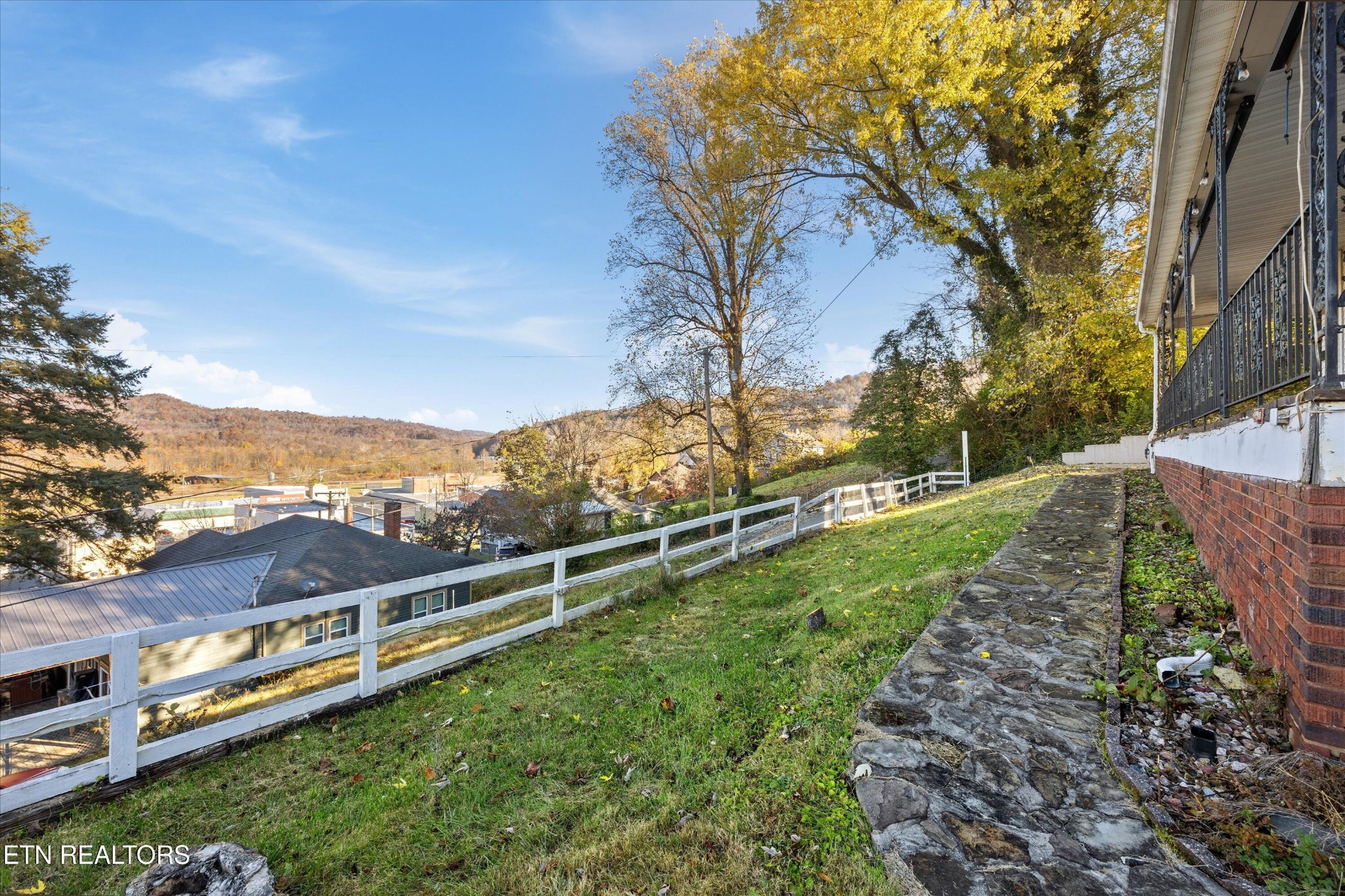 335 High Street Jellico, TN 37762 - Photo 23 of 29
