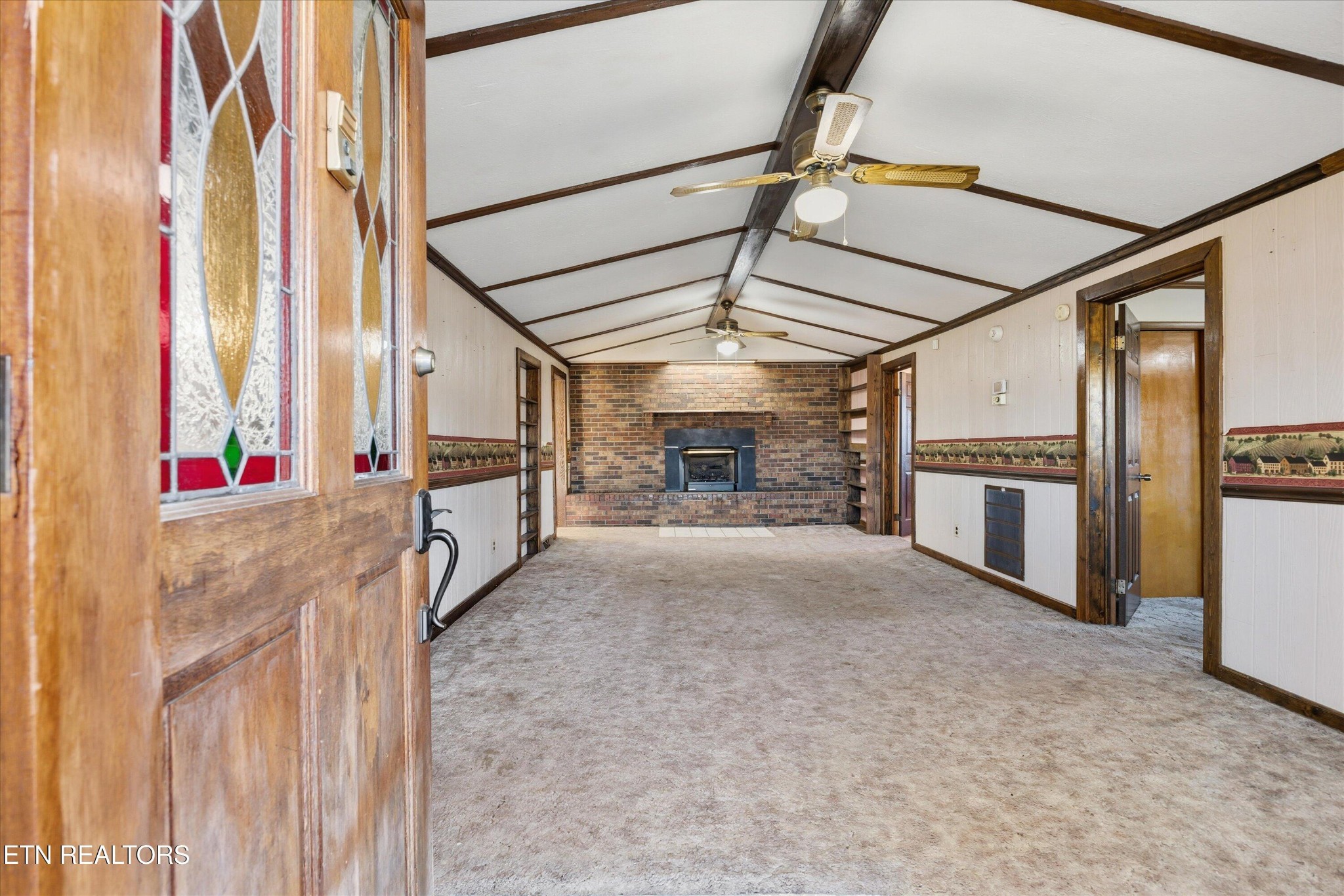 335 High Street Jellico, TN 37762 - Photo 3 of 29