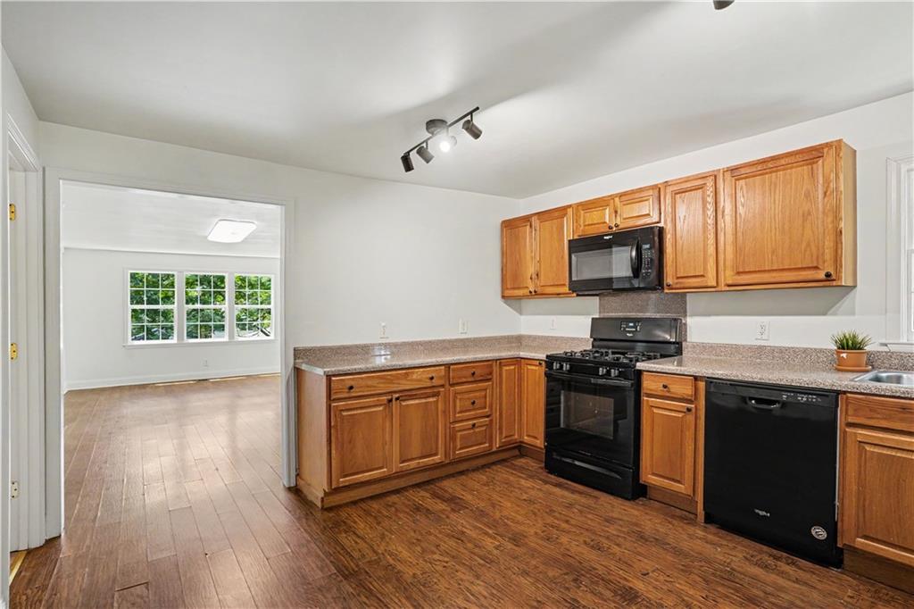 2767 Joyce Avenue Decatur, GA 30032 - Photo 8 of 24 Gallery Image 8