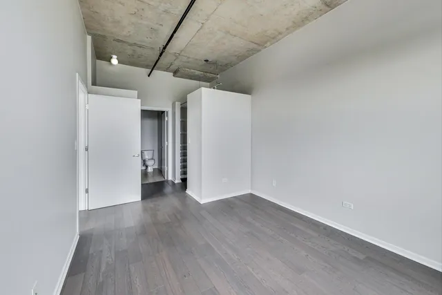 $3,500 | 933 West Van Buren Street, Unit 616, Chicago, IL 60607