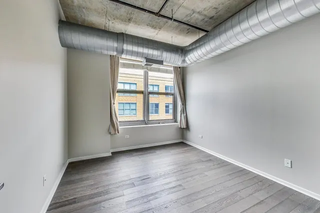 $3,500 | 933 West Van Buren Street, Unit 616, Chicago, IL 60607