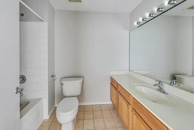 $3,500 | 933 West Van Buren Street, Unit 616, Chicago, IL 60607