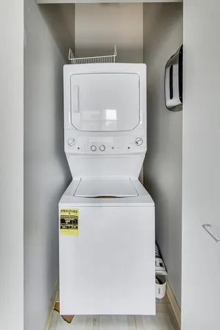 $3,500 | 933 West Van Buren Street, Unit 616, Chicago, IL 60607