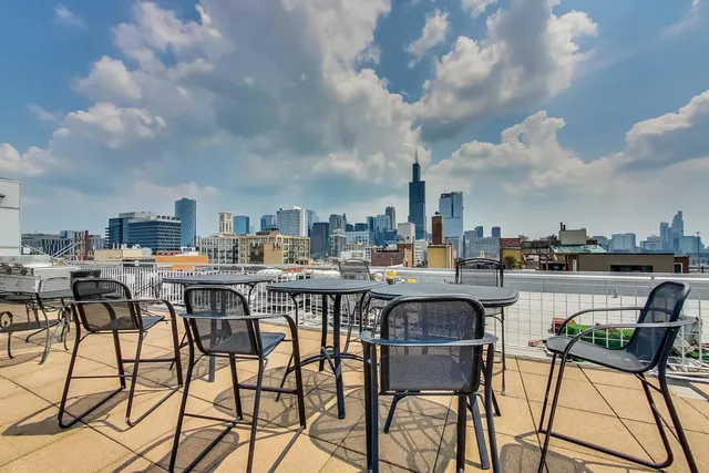 $3,500 | 933 West Van Buren Street, Unit 616, Chicago, IL 60607