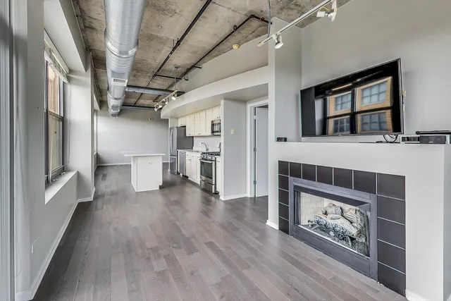 $3,500 | 933 West Van Buren Street, Unit 616, Chicago, IL 60607