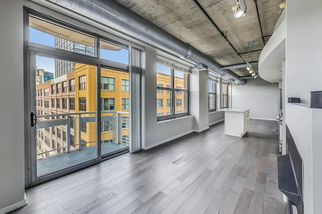 $3,500 | 933 West Van Buren Street, Unit 616, Chicago, IL 60607