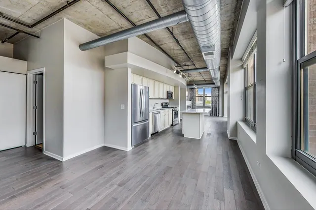 $3,500 | 933 West Van Buren Street, Unit 616, Chicago, IL 60607