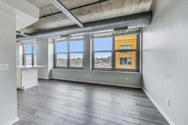 $3,500 | 933 West Van Buren Street, Unit 616, Chicago, IL 60607
