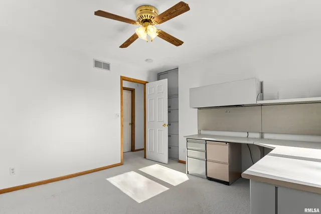 $289,900 | 204 Oakbrook Drive, East Peoria, IL 61611