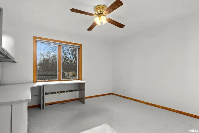 $289,900 | 204 Oakbrook Drive, East Peoria, IL 61611