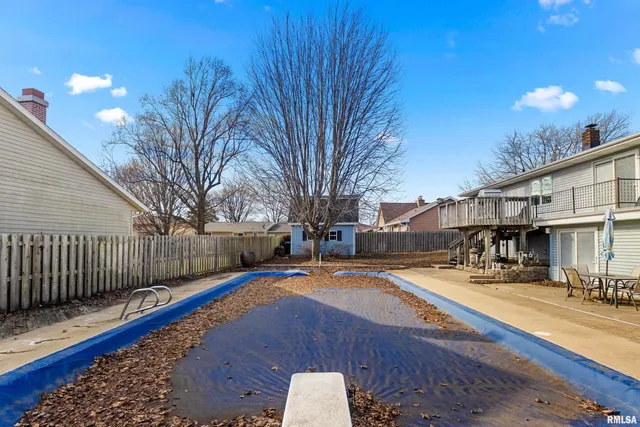 $289,900 | 204 Oakbrook Drive, East Peoria, IL 61611