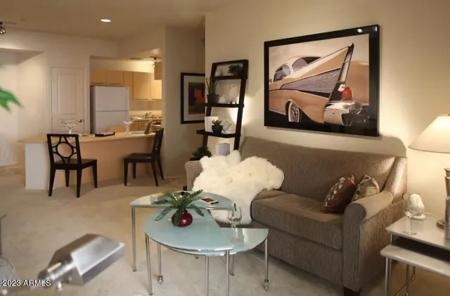 $1,386 | 28575 North Black Cyn Highway, Unit 1, Phoenix, AZ 85085