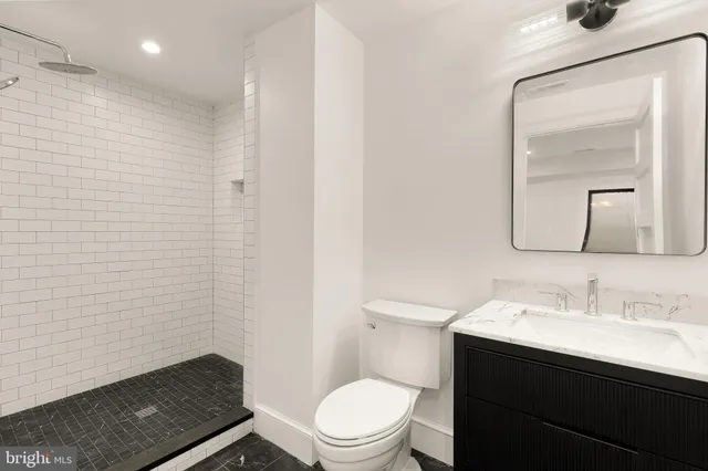 a view of washer and dryer in a utility room