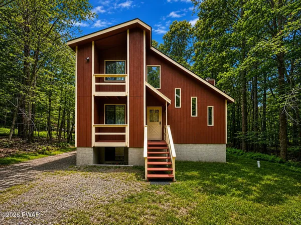 $259,900 | 1042 Maplewood Drive, Newfoundland, PA 18445