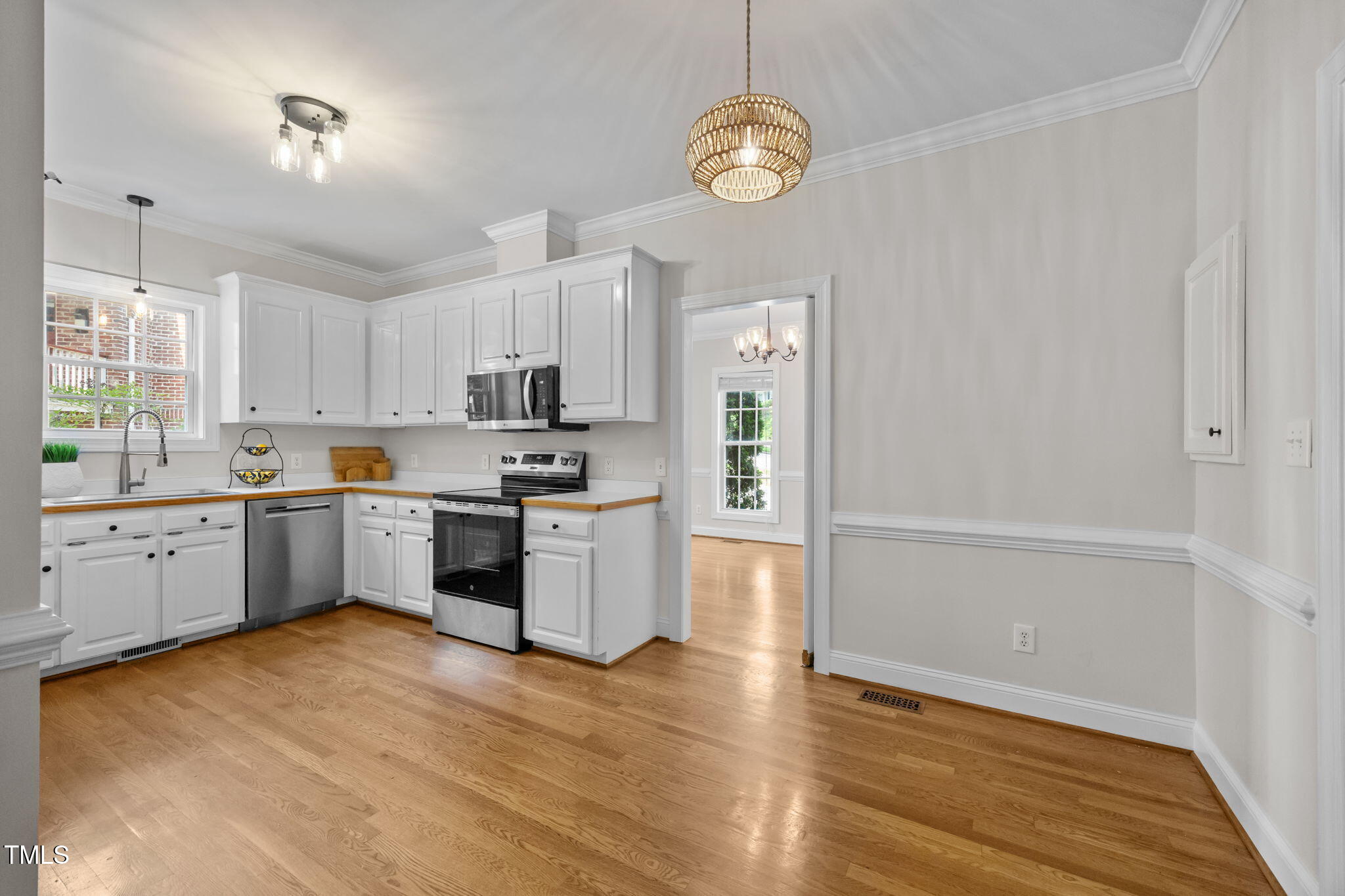 524 Gardner Street Raleigh, NC 27607 - Photo 12 of 42 10-web-or-mls-IMG_2179