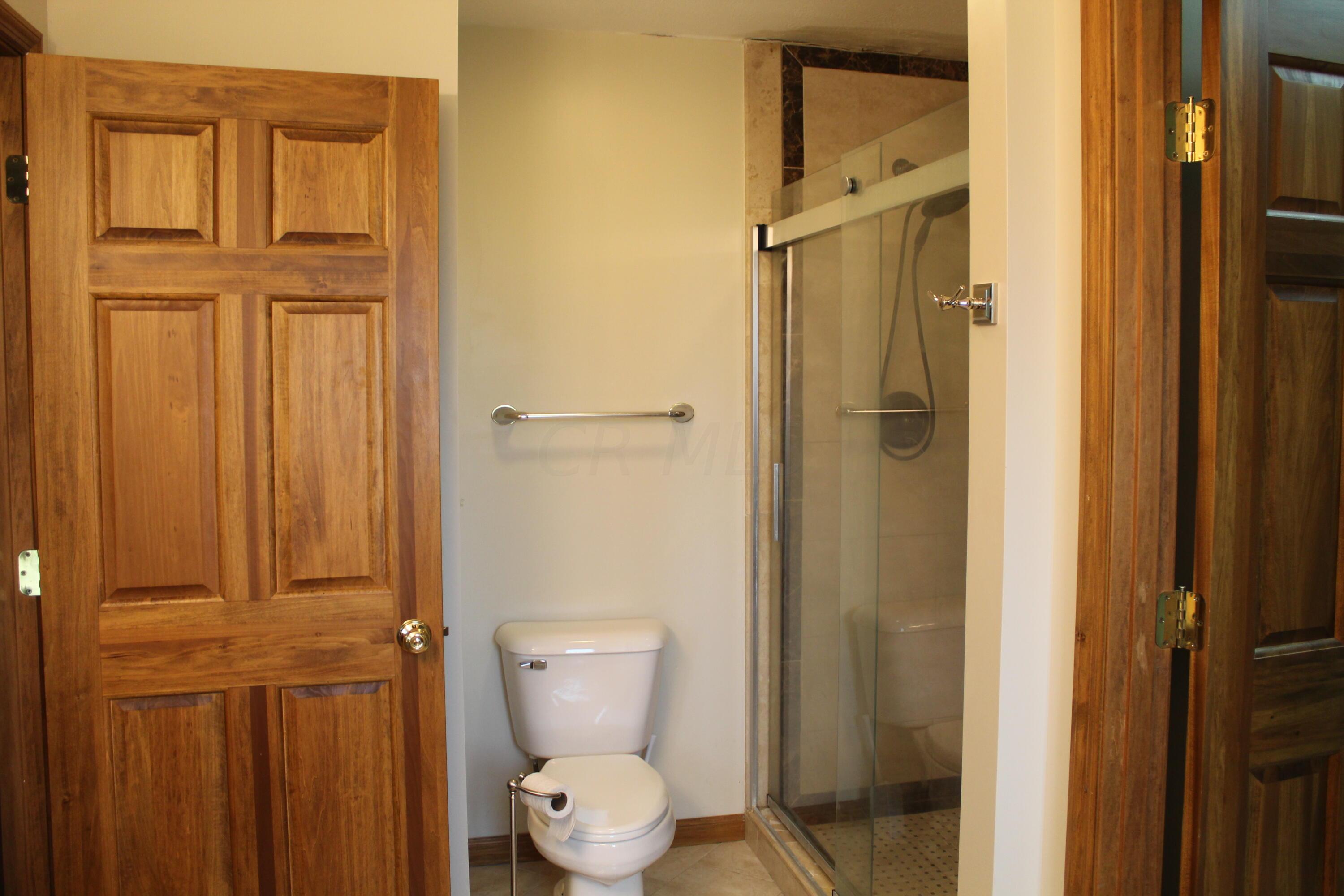 570 Todds Ridge Road Wilmington, OH 45177 - Photo 28 of 38 Owner Bath