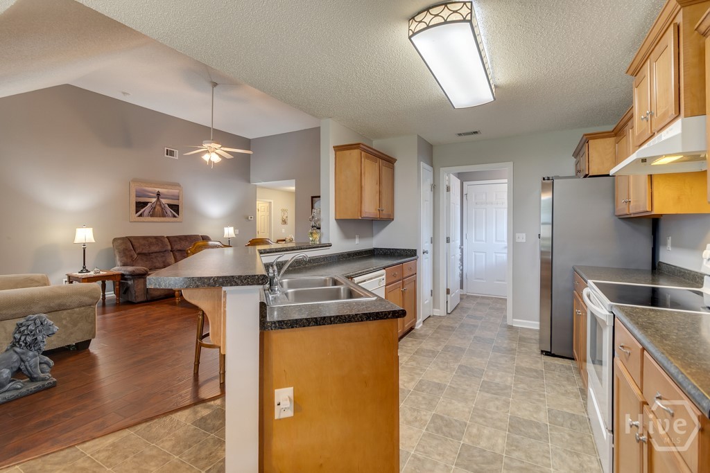 285 Creekside Circle Ellabell, GA 31308 - Photo 7 of 30