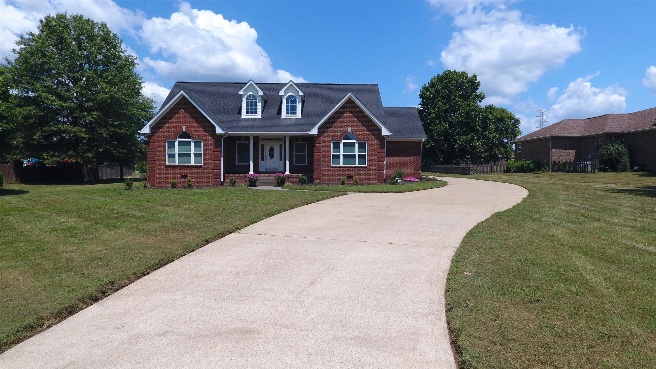 1734 Stop 30 Road Hendersonville, TN 37075 - Photo 1 of 30 Welcome home to 1734 Stop 30 Rd Hendersonville, TN!