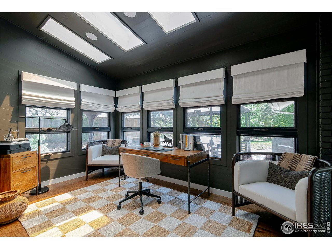 7204 Rustic Trail Boulder, CO 80301 - Photo 25 of 40 Primary Bedroom sitting area