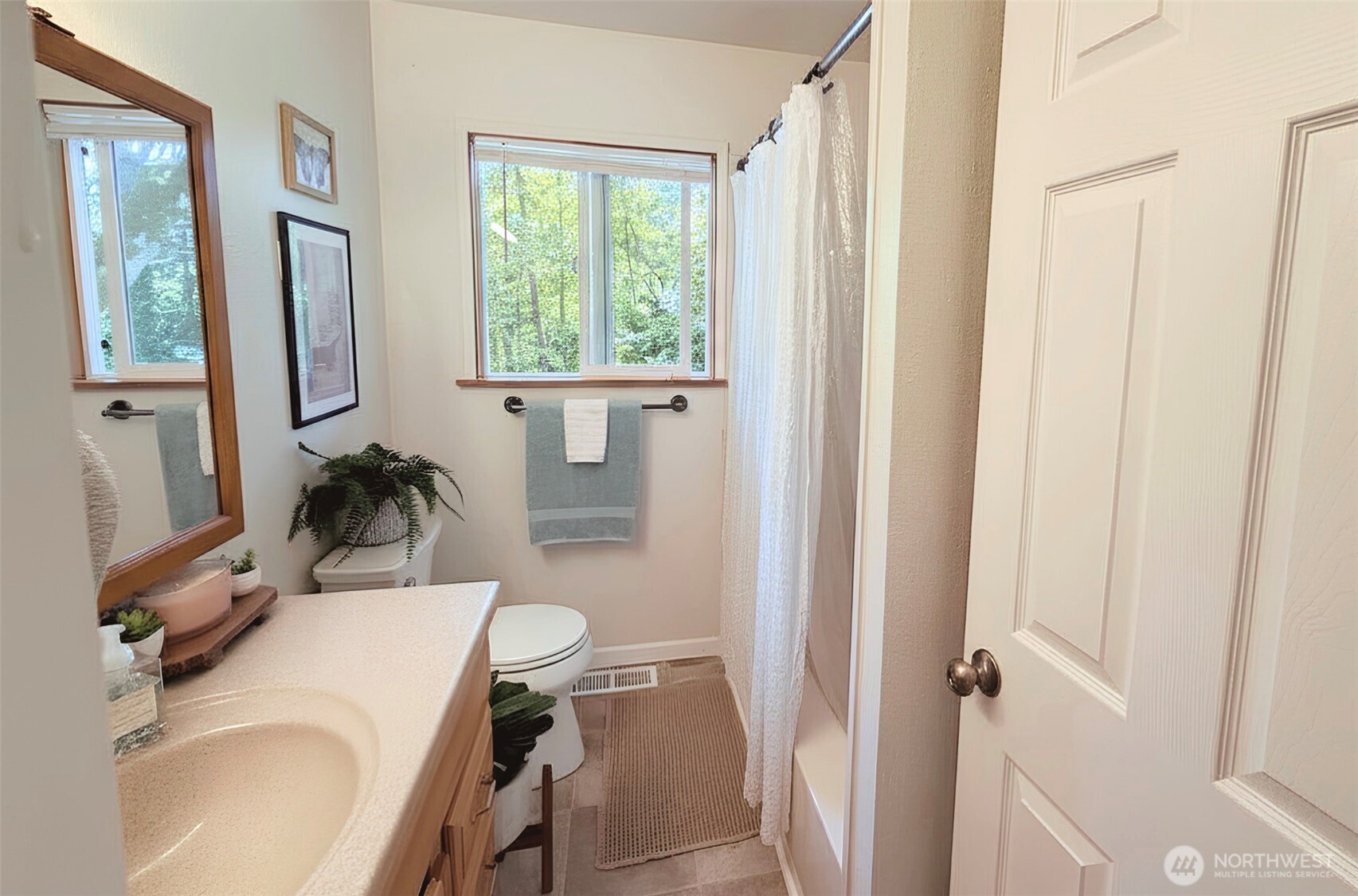 711 Eagle Cliff Road Northeast Bainbridge Island, WA 98110 - Photo 10 of 31