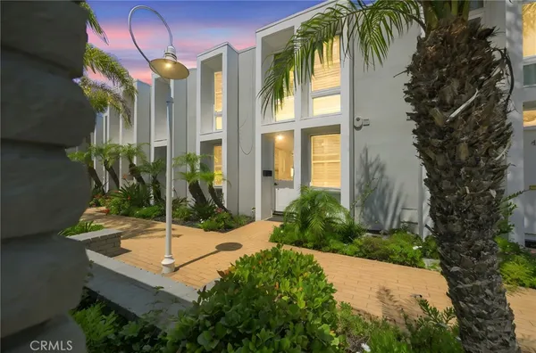 $2,250,000 | 4001 Aladdin Drive, Huntington Beach, CA 92649