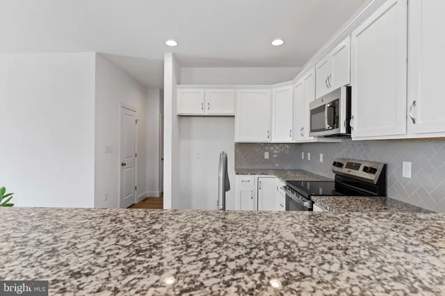 $454,900 | 653 Brittany Drive, Mechanicsburg, PA 17055