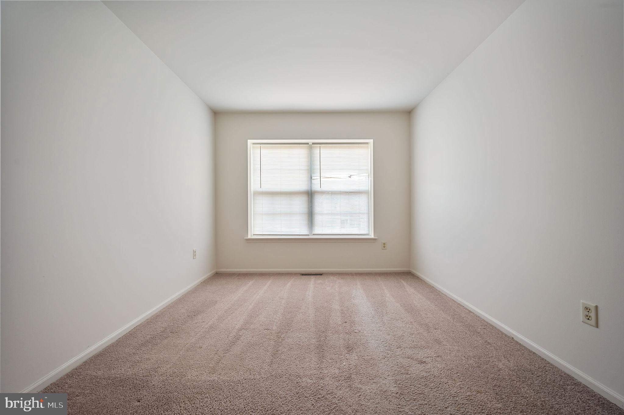 38 Heatherfield Way Dover, DE 19904 - Photo 25 of 27 an empty room with a window