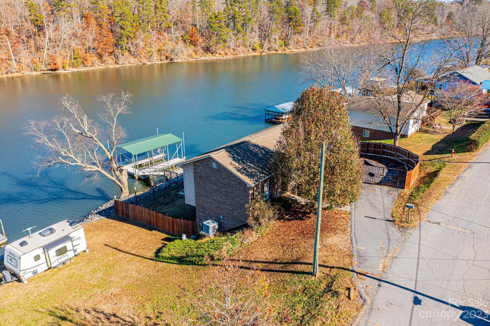 209 Catawba Avenue Hickory, NC 28601 - Photo 21 of 28 a picture of a lake